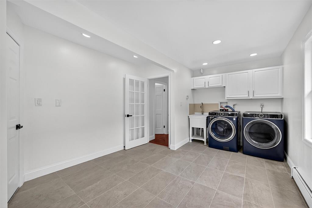 Warwick, New York, 10990, United States, 5 Bedrooms Bedrooms, ,4 BathroomsBathrooms,Residential,For Sale,1981547