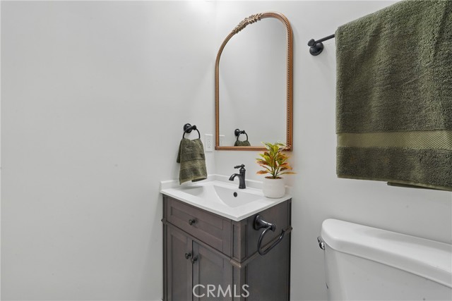 Los Angeles, California, 90018, United States, 5 Bedrooms Bedrooms, ,5 BathroomsBathrooms,Residential,For Sale,1984330