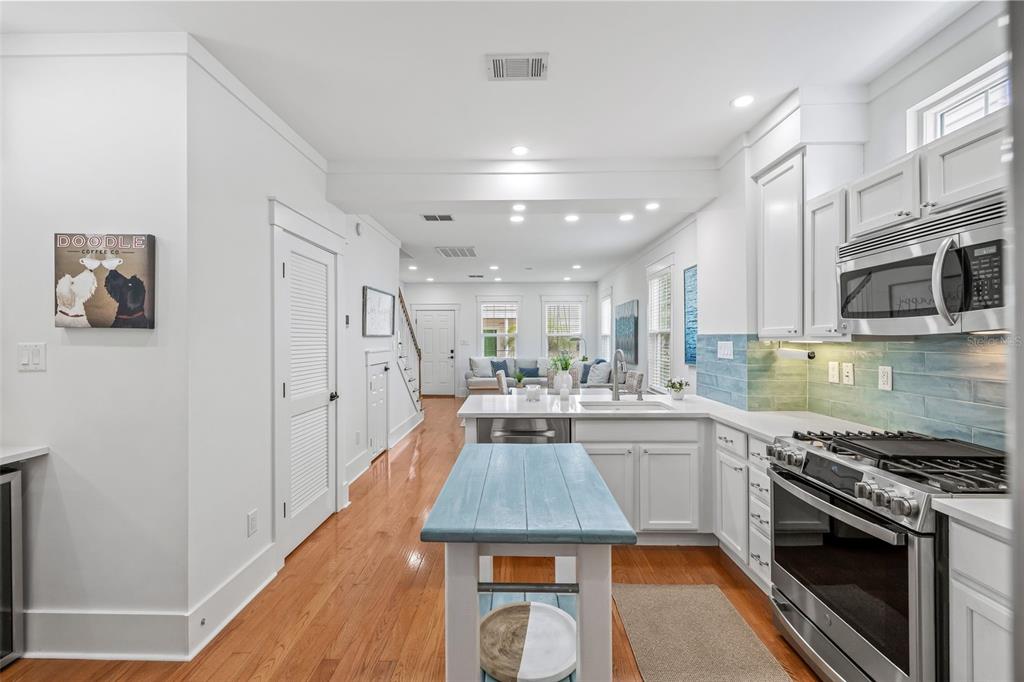 Dunedin, Florida, 34698, United States, 3 Bedrooms Bedrooms, ,3 BathroomsBathrooms,Residential,For Sale,1939118