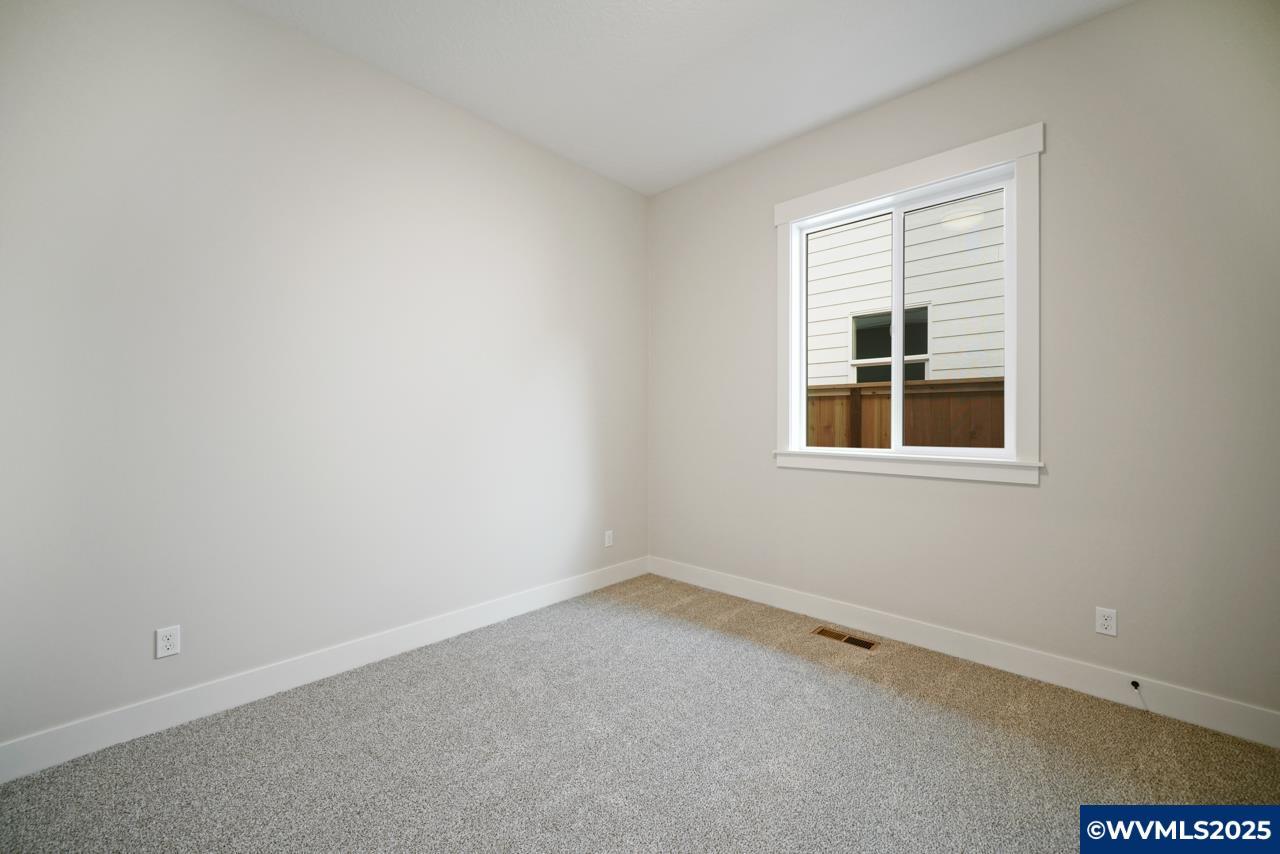 Salem, Oregon, 97306, United States, 4 Bedrooms Bedrooms, ,2 BathroomsBathrooms,Residential,For Sale,1857017