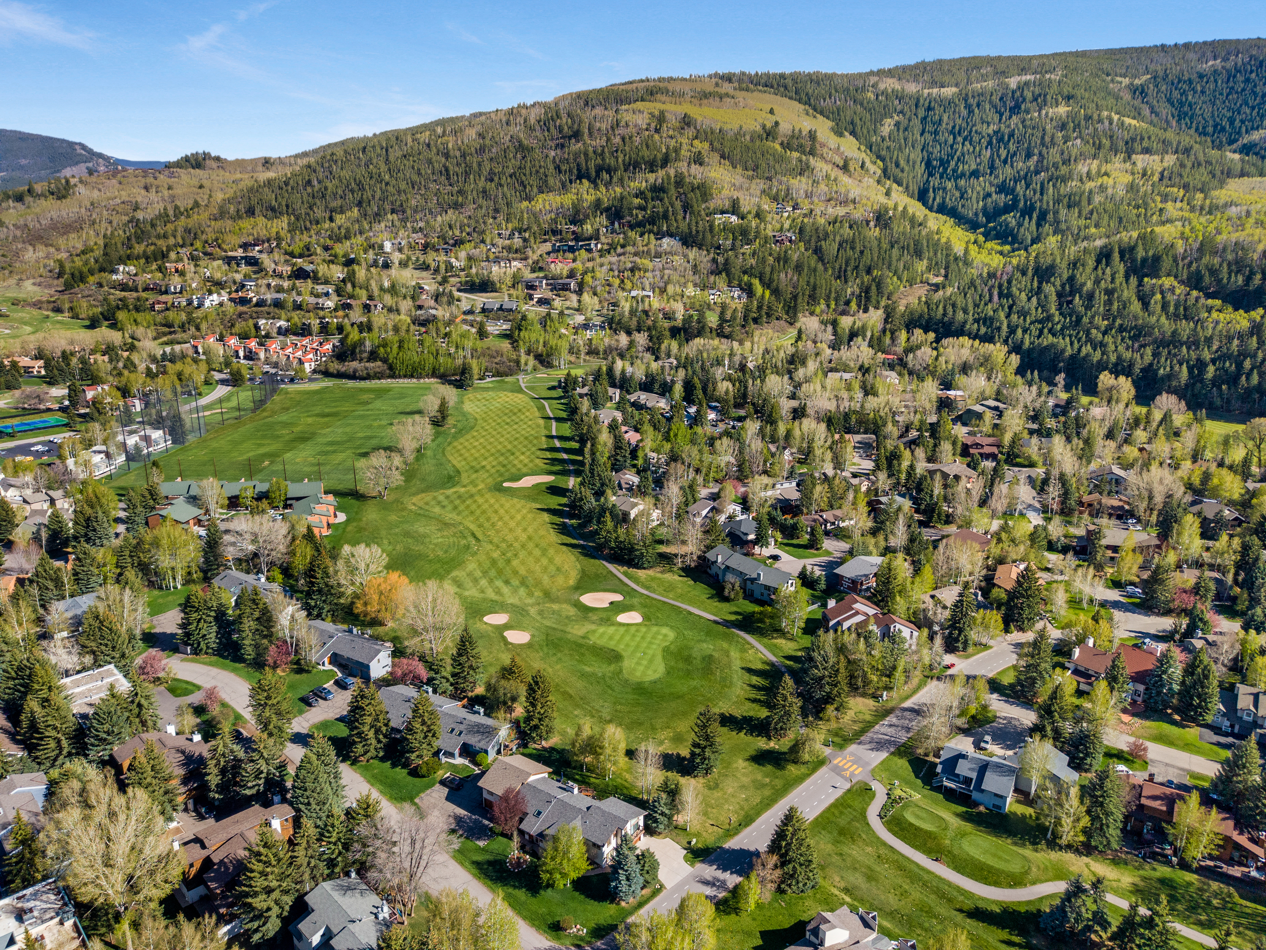  Eagle-Vail Residence Delivers a Flexible Functional layout with Strong Character - 物件實景