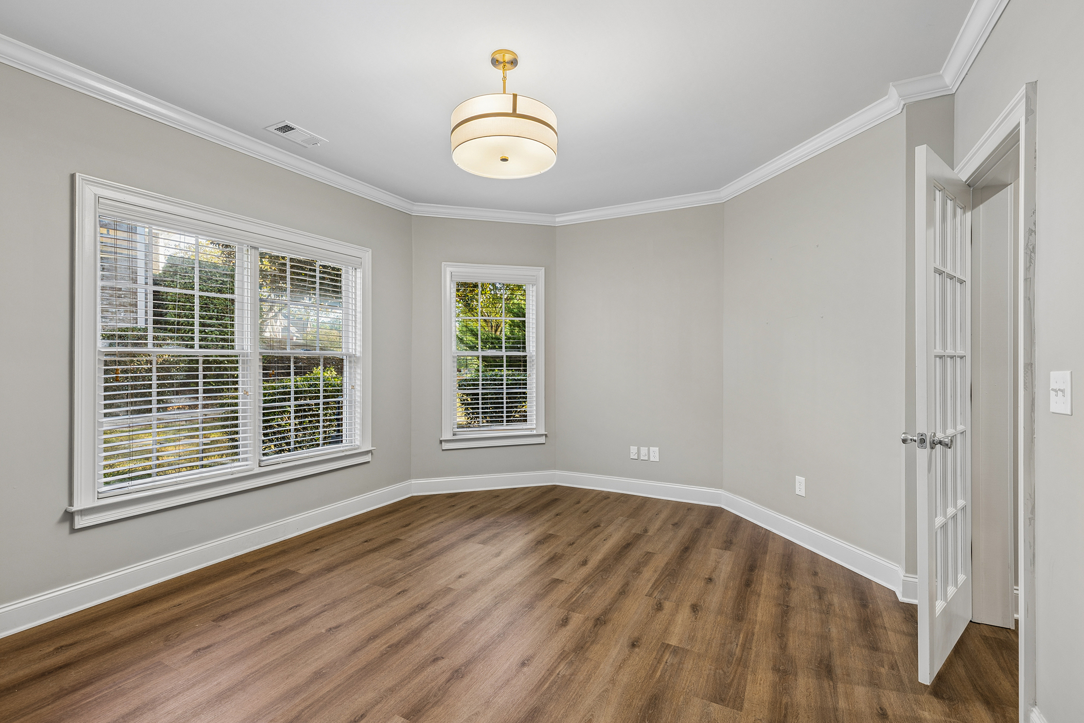  Ideally Located Within One Mile of Roswell’s Beloved Historic Canton Street - 物件實景