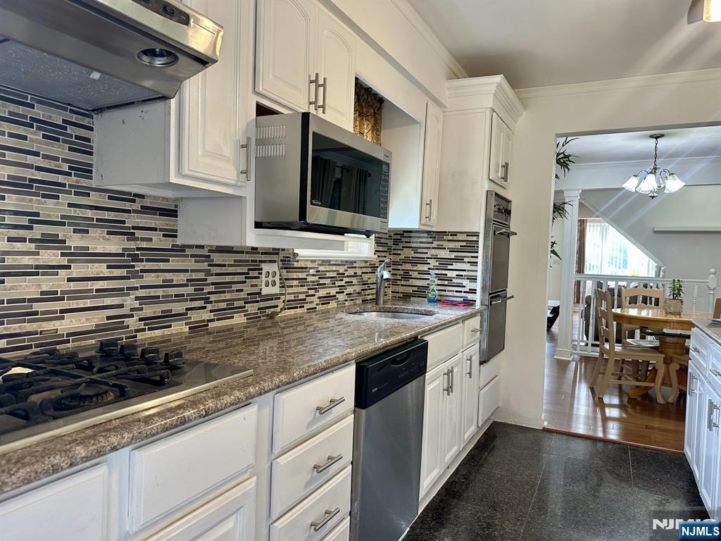 Pompton Lakes, New Jersey, 07442, United States, 3 Bedrooms Bedrooms, ,3 BathroomsBathrooms,Residential,For Sale,1875225