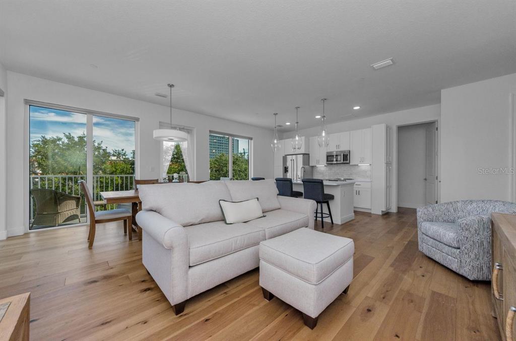 St Petersburg, Florida, 33701, United States, 3 Bedrooms Bedrooms, ,3 BathroomsBathrooms,Residential,For Sale,1885296