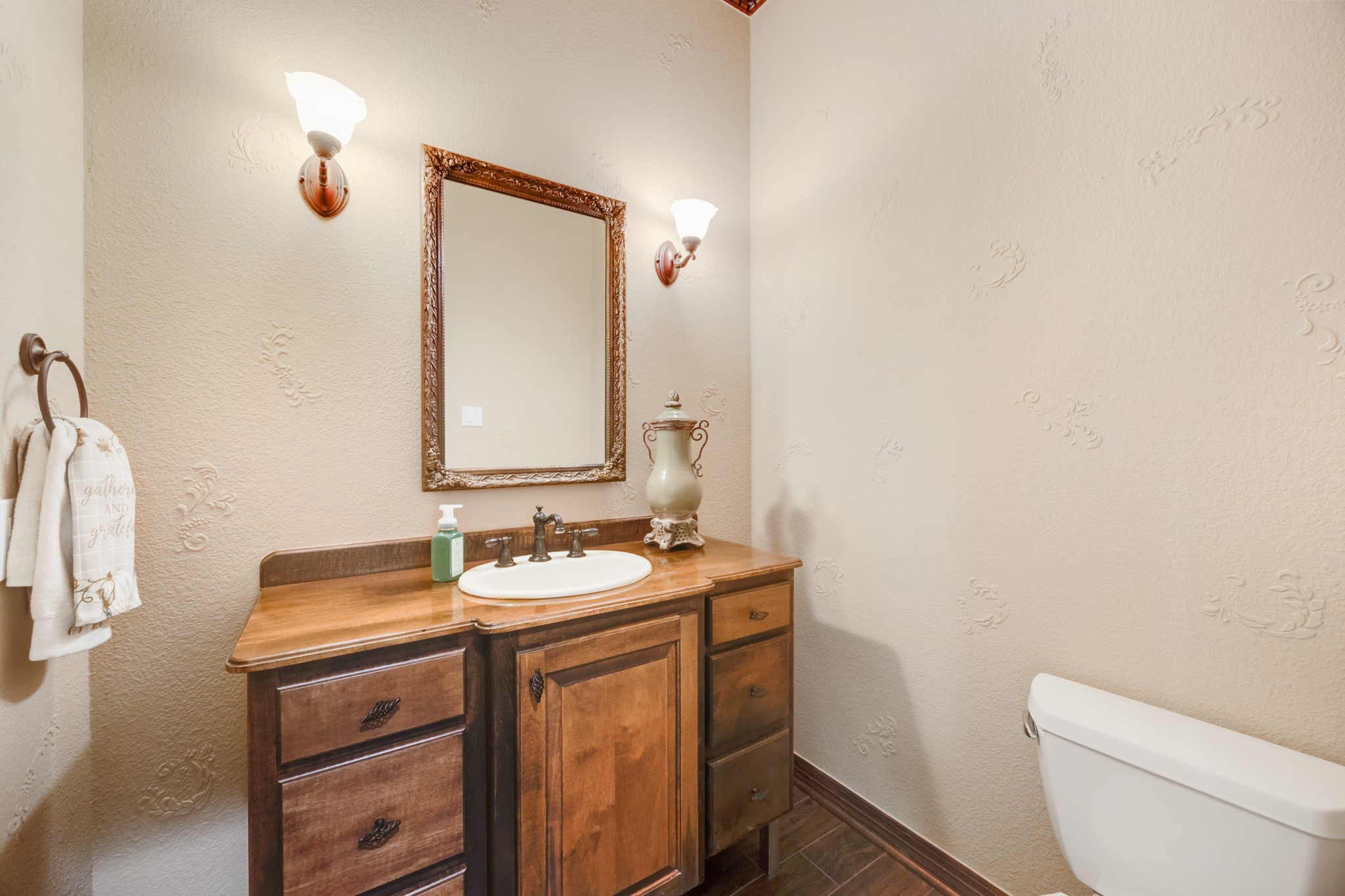 Midlothian, Texas, 76065, United States, 4 Bedrooms Bedrooms, ,3 BathroomsBathrooms,Residential,For Sale,1972696