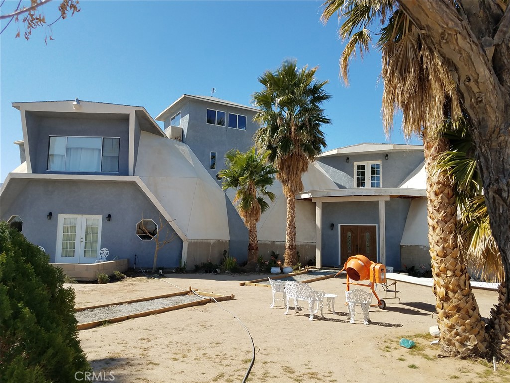 Newberry Springs, California, 92365, United States, 4 Bedrooms Bedrooms, ,6 BathroomsBathrooms,Residential,For Sale,1990195