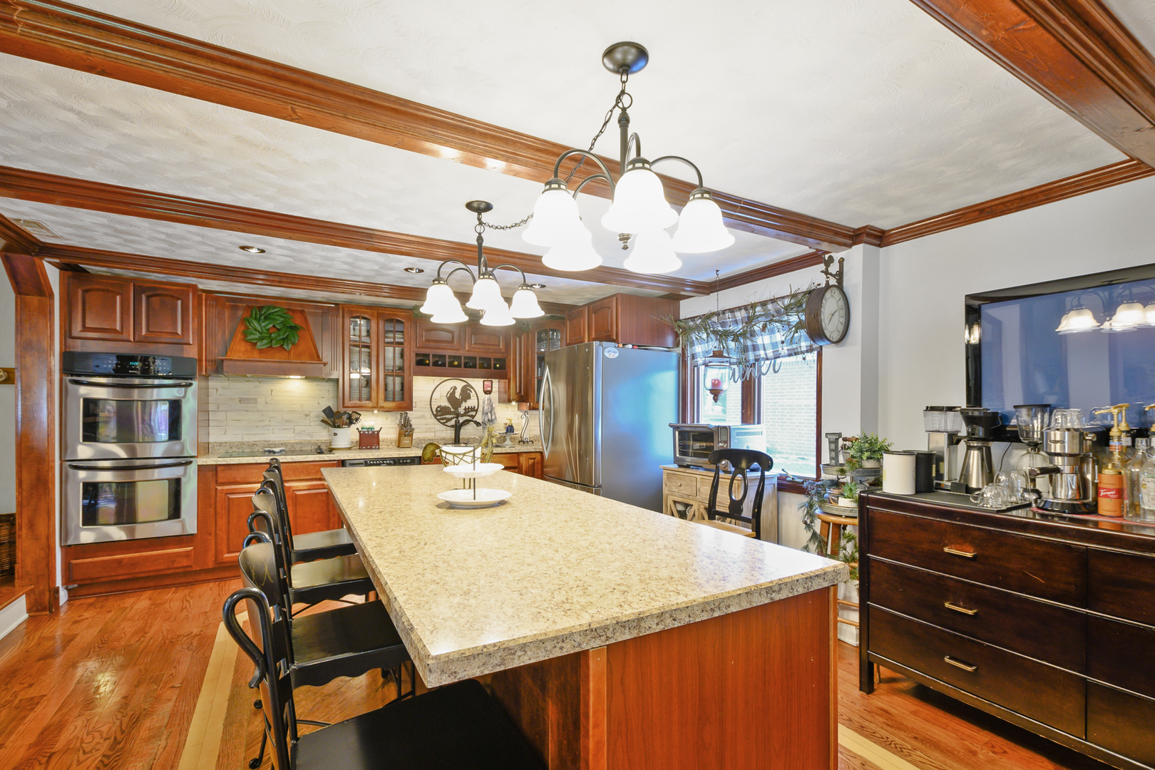 Tinley Park, Illinois, 60487, United States, 6 Bedrooms Bedrooms, ,4 BathroomsBathrooms,Residential,For Sale,1984113