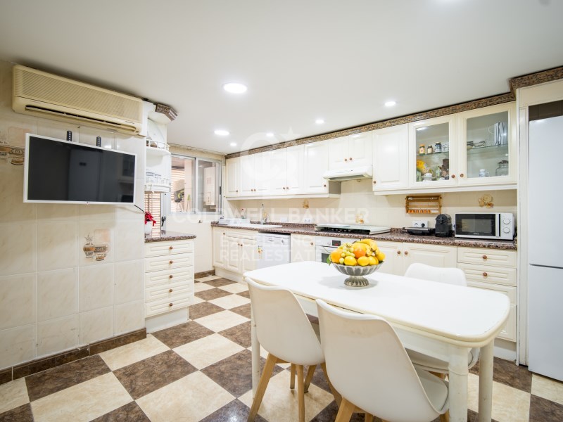 Valencia, Comunidad Valenciana, ES, 4 Bedrooms Bedrooms, ,2 BathroomsBathrooms,Residential,For Sale,1821099