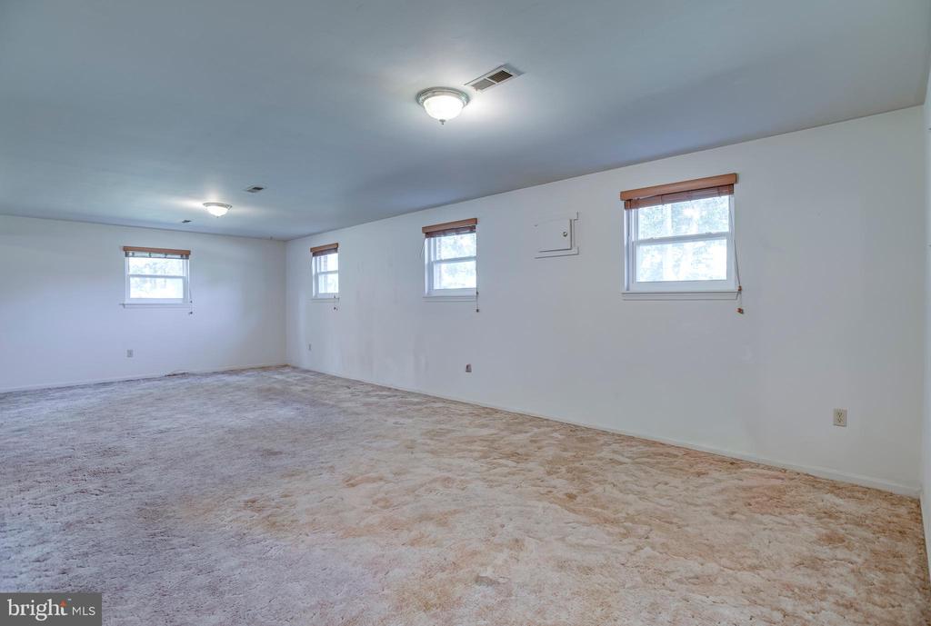 Warrenton, Virginia, 20187, United States, 3 Bedrooms Bedrooms, ,3 BathroomsBathrooms,Residential,For Sale,2049291