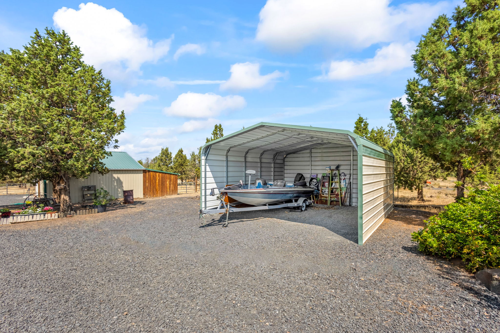 Prineville, Oregon, 97754, United States, 4 Bedrooms Bedrooms, ,2 BathroomsBathrooms,Residential,For Sale,1919985