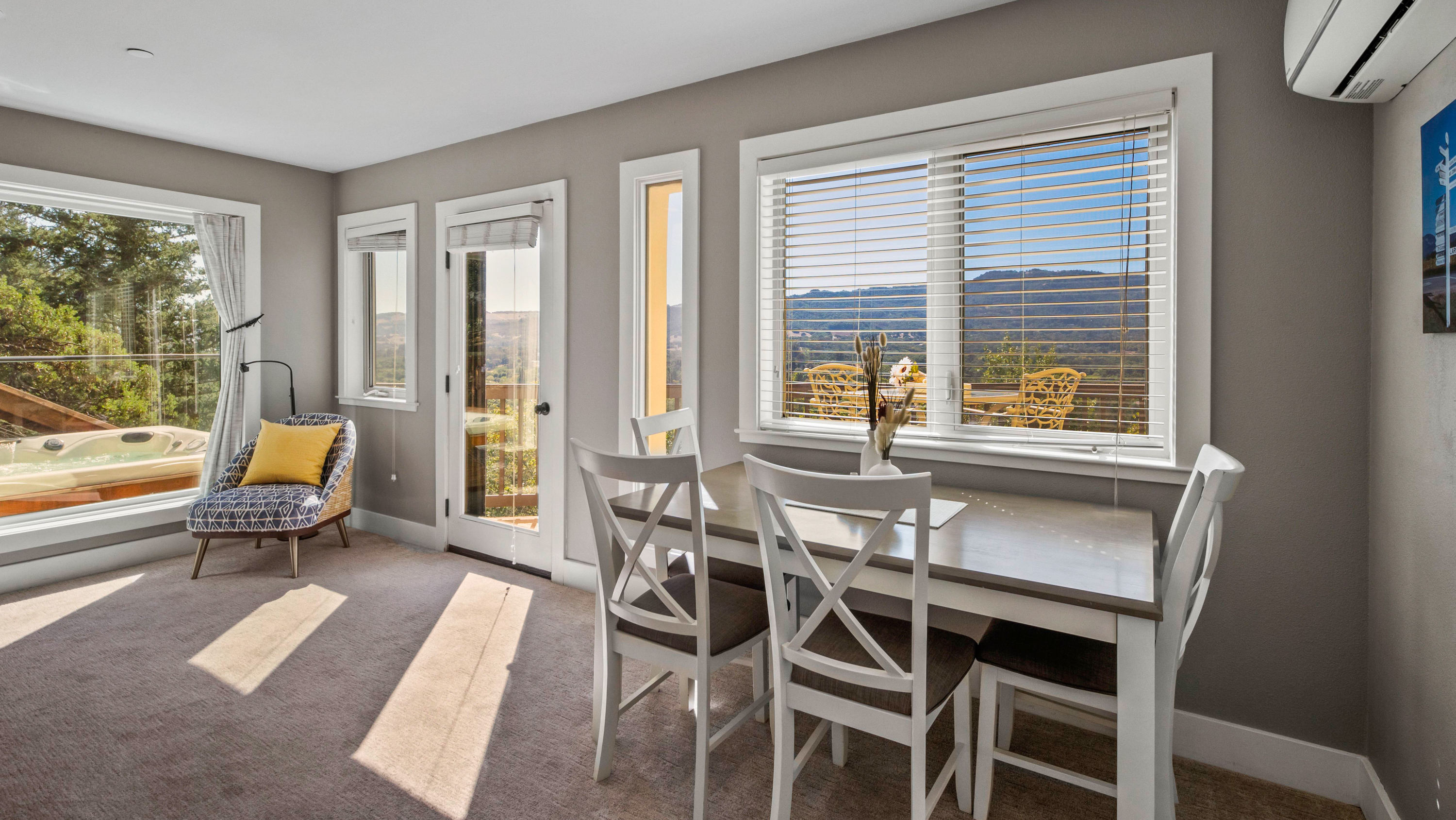  Panoramic Sonoma Views & Income-Producing ADU - 物件實景