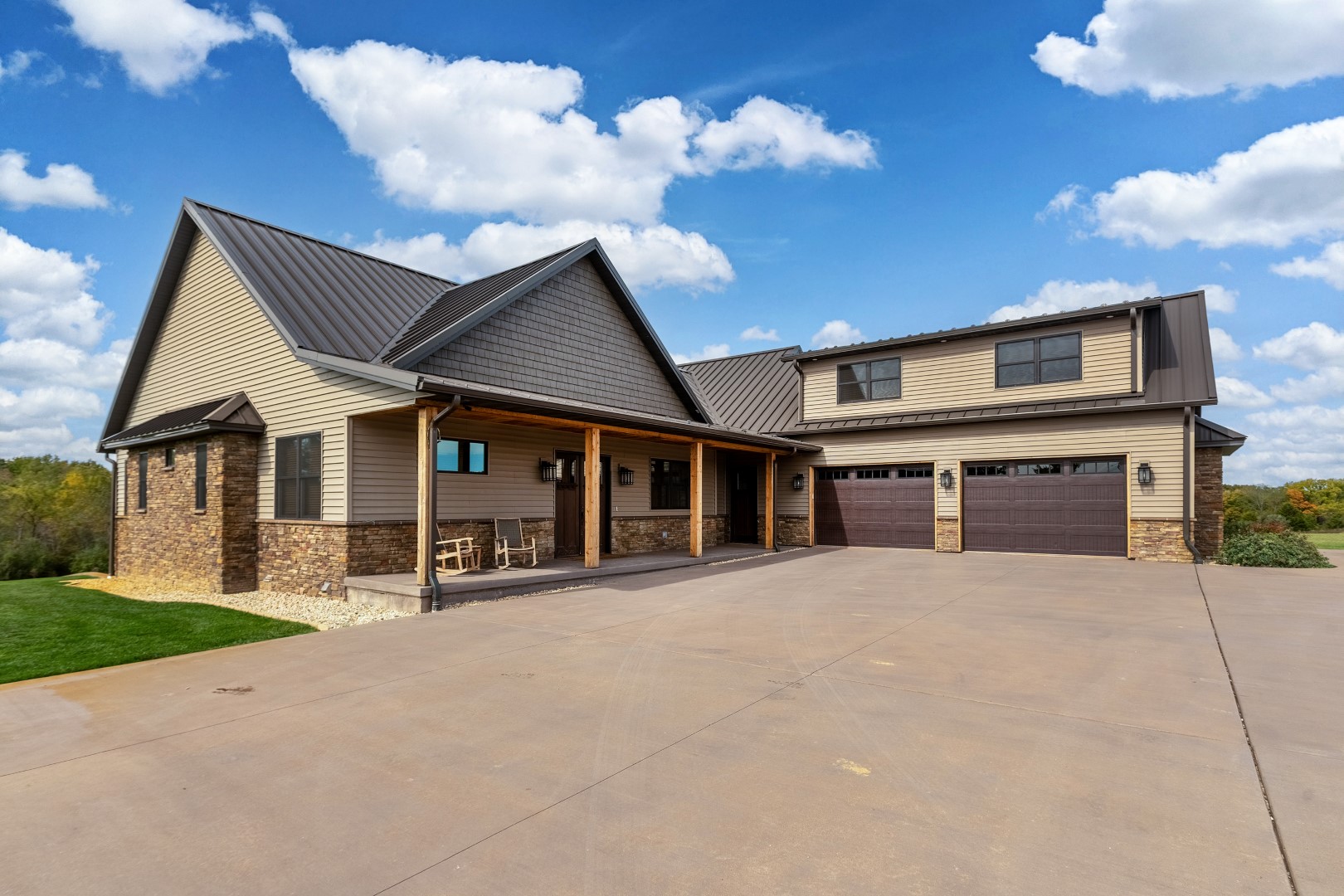 Carbondale, Illinois, 62902, United States, 3 Bedrooms Bedrooms, ,8 BathroomsBathrooms,Residential,For Sale,1986074