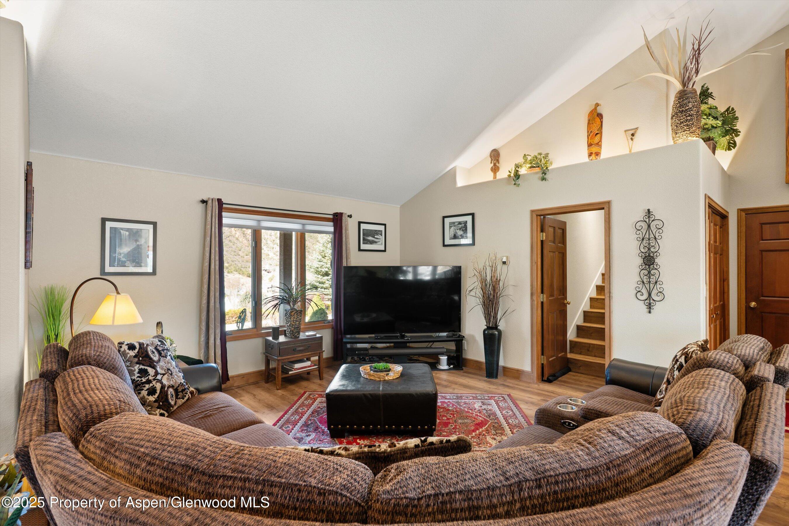 Glenwood Springs, Colorado, 81601, United States, 4 Bedrooms Bedrooms, ,5 BathroomsBathrooms,Residential,For Sale,1804908