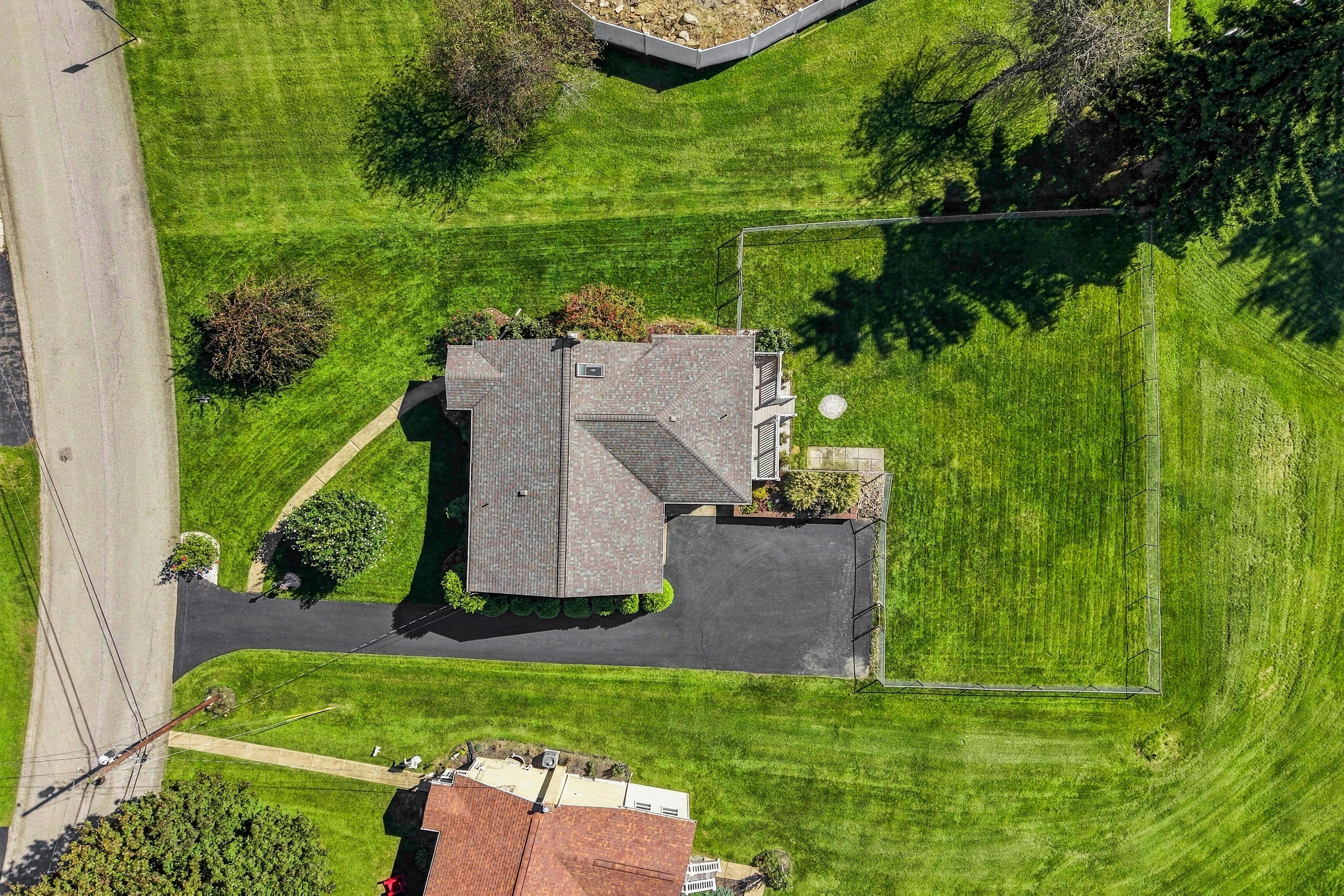  16 South Rolling Hills Avenue, Irwin, PA 15642 - 物件實景