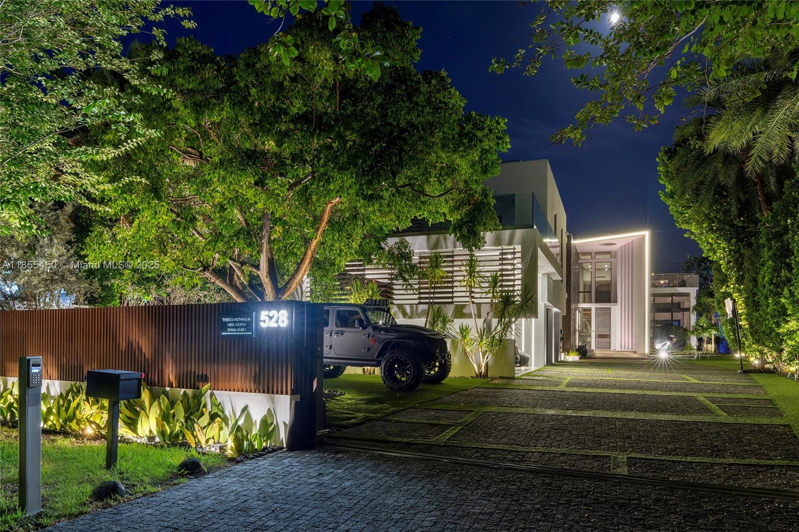Miami Beach, Florida, 33140, United States, 5 Bedrooms Bedrooms, ,8 BathroomsBathrooms,Residential,For Sale,1918042