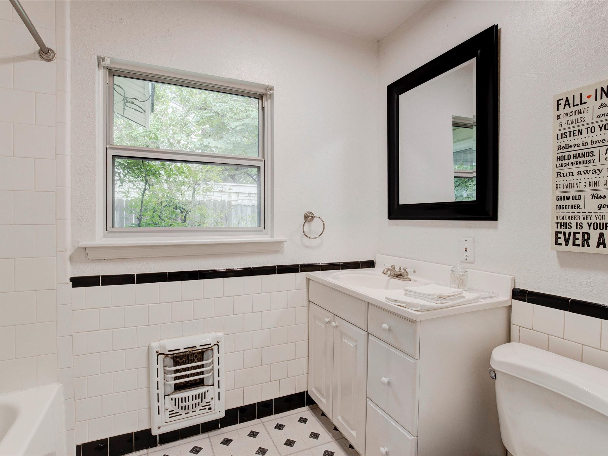  Charming home on spacious lot close proximity to the TCU baseball field - 物件實景