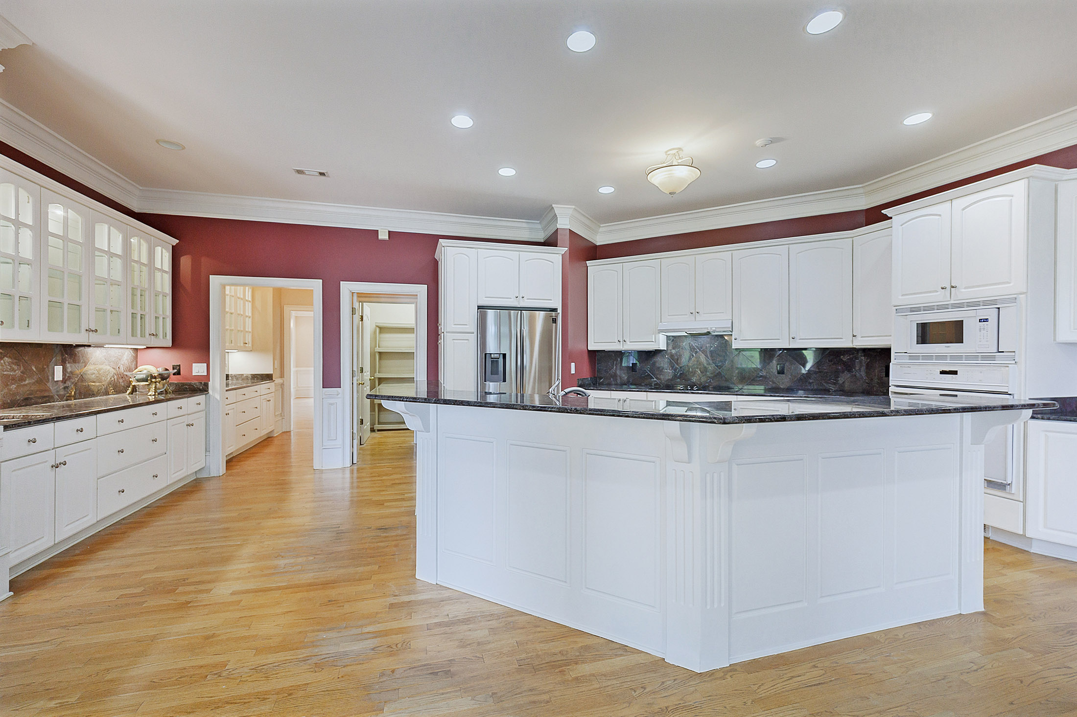  A Rare Opportunity to Own a Developer-Designed Lakefront Estate - 物件實景