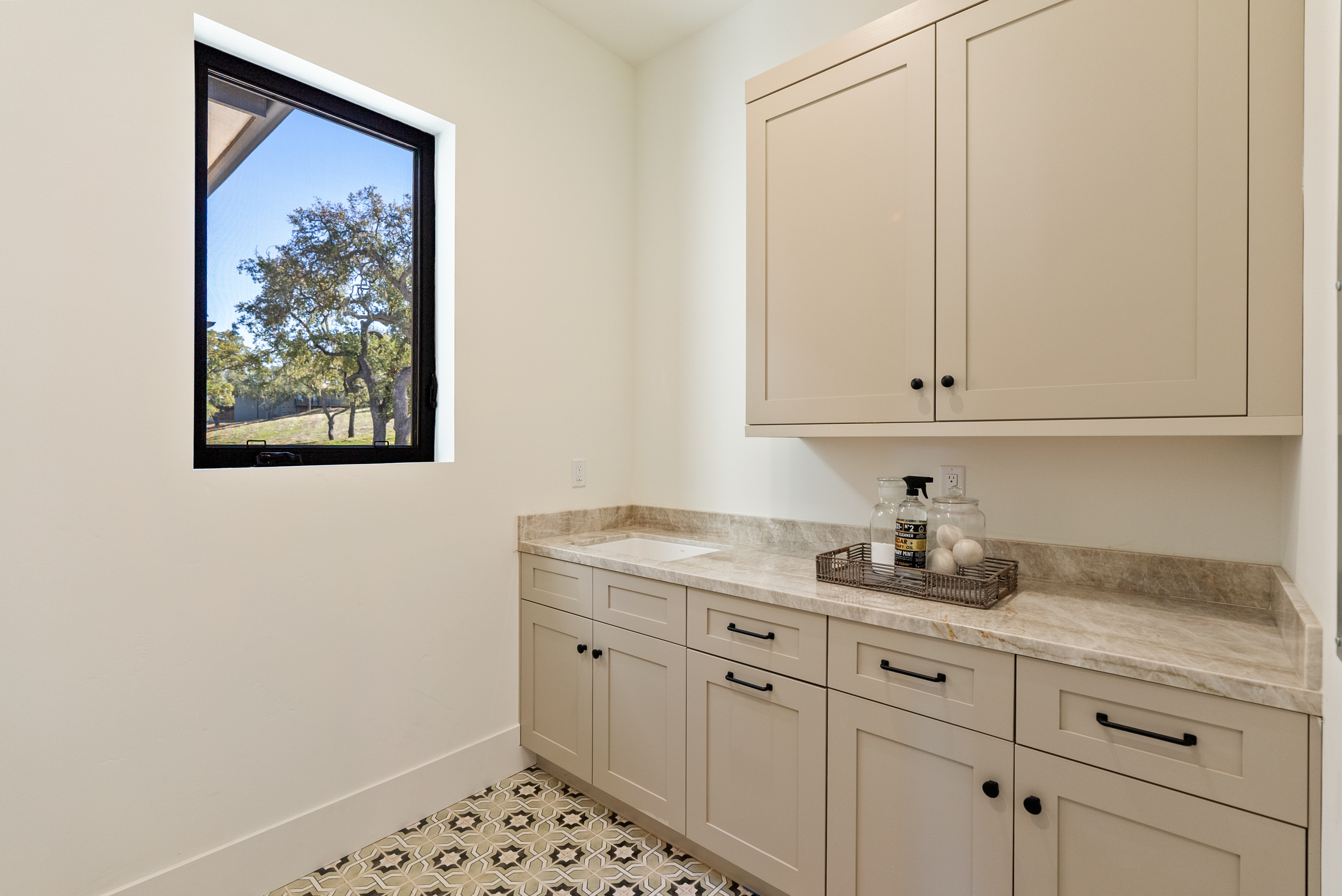  2220 Battering Rock - 物件實景