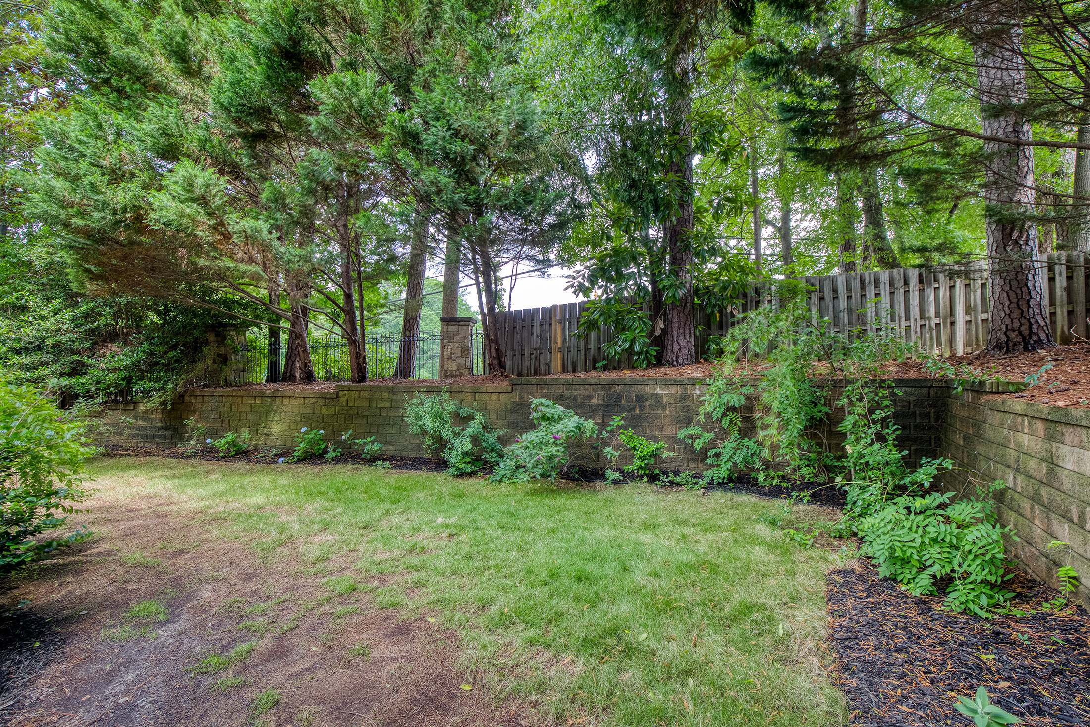  Recently Updated Four Bedroom Home in Gated Brookhaven Community - 物件實景
