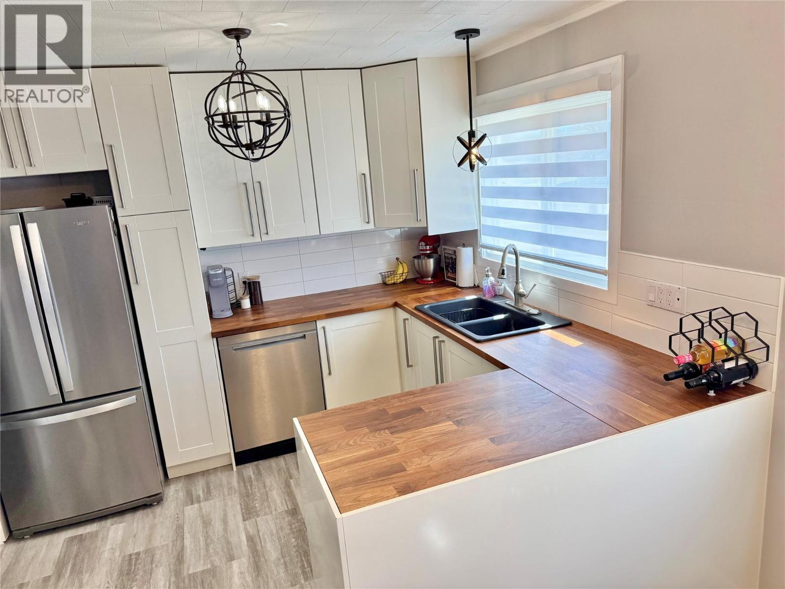 GRAND FORKS, British Columbia, V0H 1H2, CA, 4 Bedrooms Bedrooms, ,1 BathroomBathrooms,Residential,For Sale,1918245