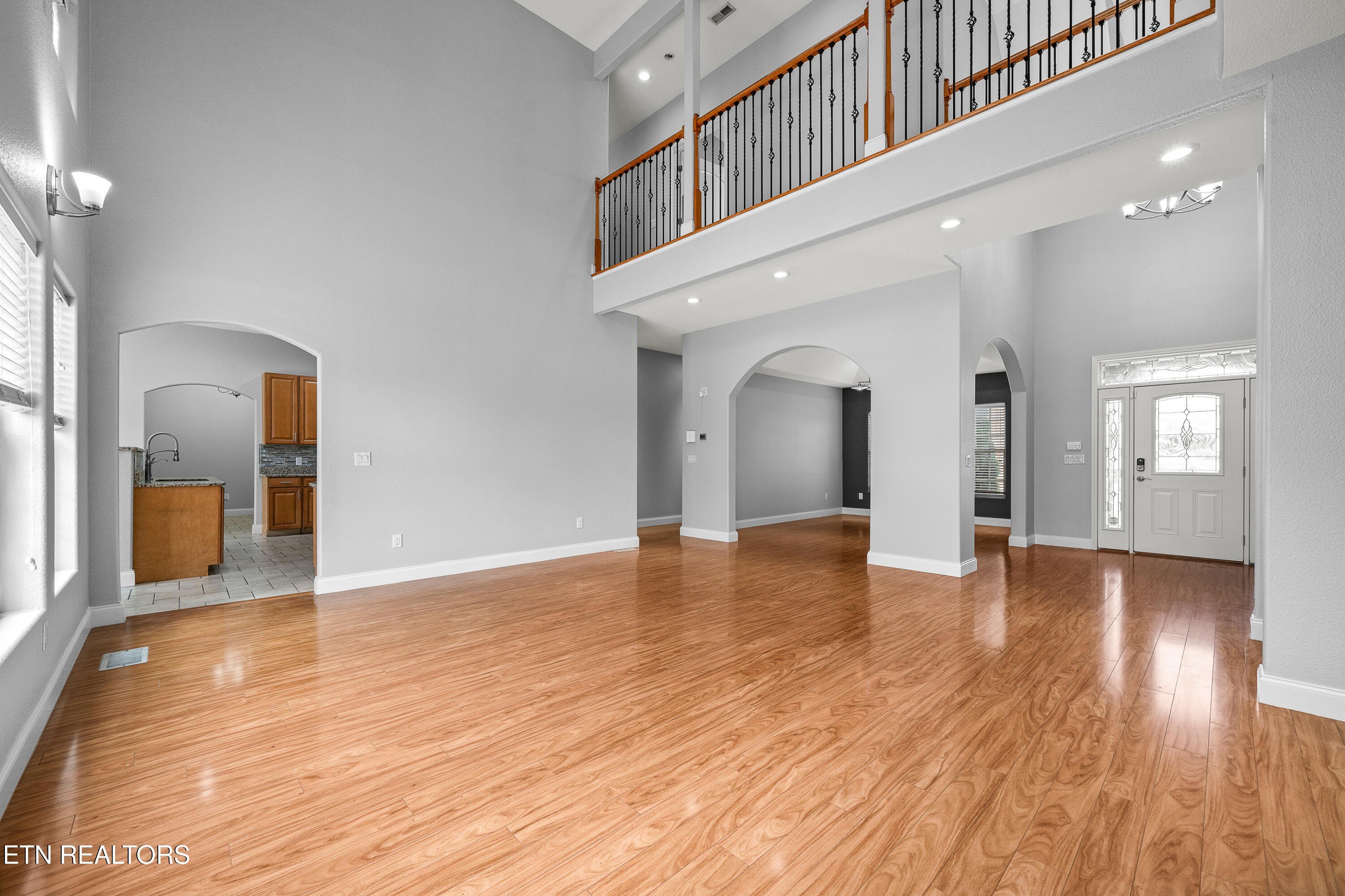 39 N Riverview Ln., Crossville, Tennessee, 38555, United States, 5 Bedrooms Bedrooms, ,5 BathroomsBathrooms,Residential,For Sale,39 N Riverview Ln.,1654091