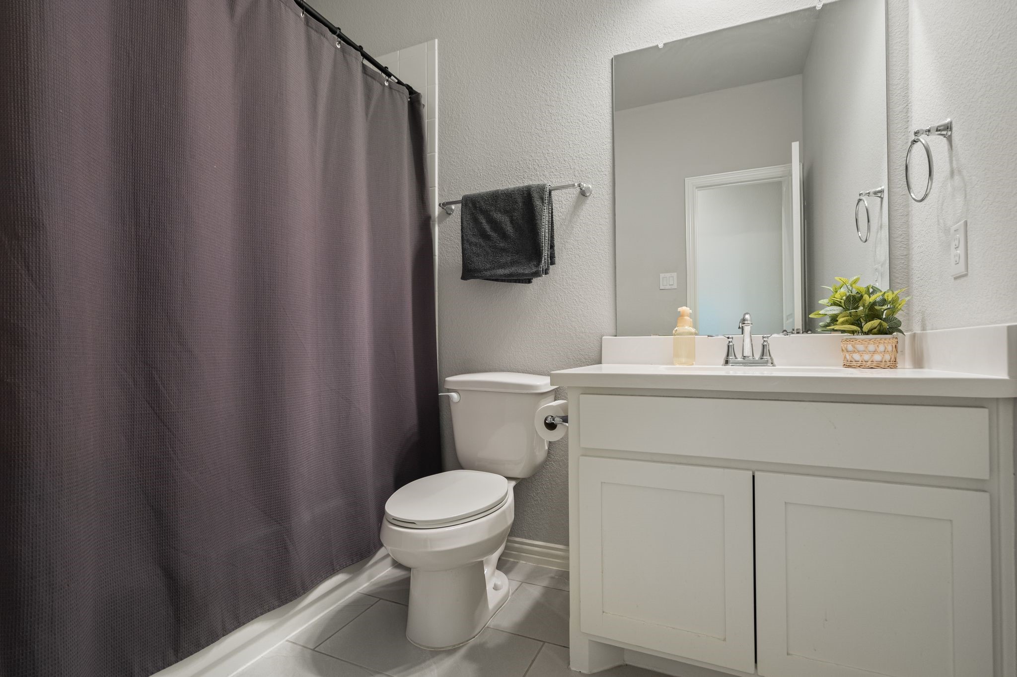 Little Elm, Texas, 76227, United States, 4 Bedrooms Bedrooms, ,3 BathroomsBathrooms,Residential,For Sale,1848680