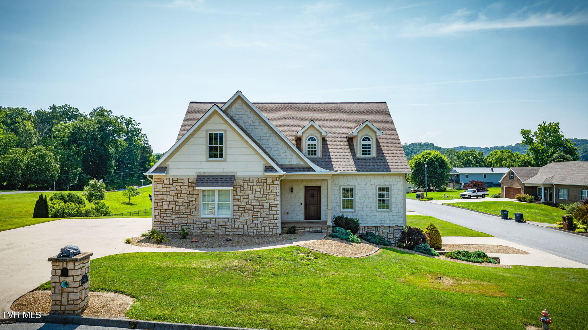 Kingsport, Tennessee, 37660, United States, 3 Bedrooms Bedrooms, ,4 BathroomsBathrooms,Residential,For Sale,1984458