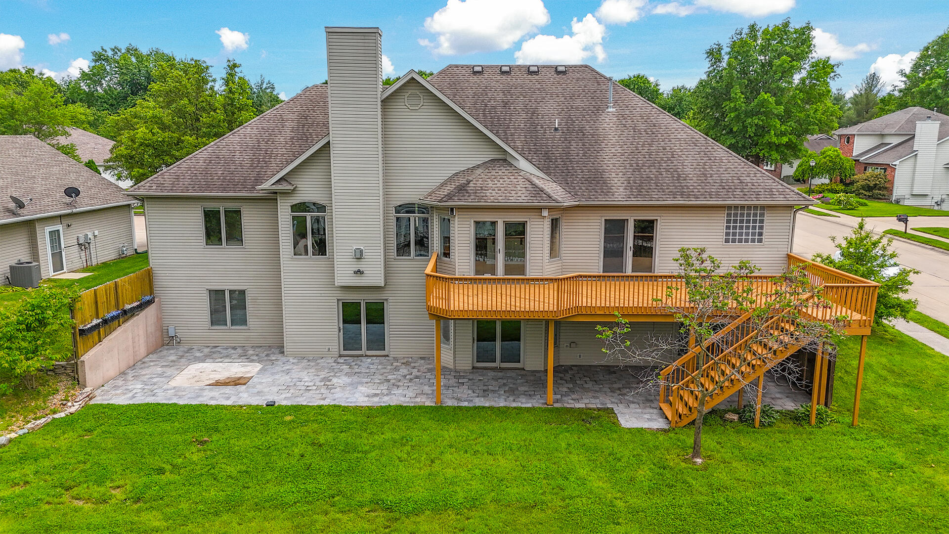 COLUMBIA, Missouri, 65203, United States, 5 Bedrooms Bedrooms, ,4 BathroomsBathrooms,Residential,For Sale,1934961