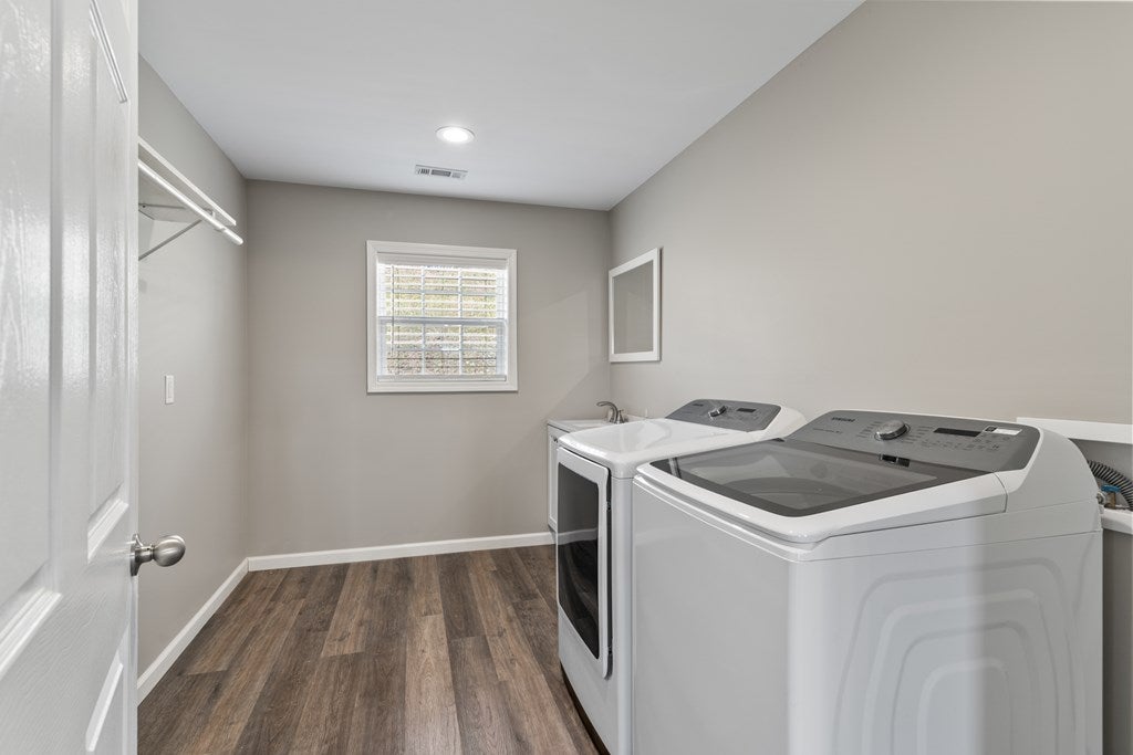 Blue Ridge, Georgia, 30513, United States, 3 Bedrooms Bedrooms, ,2 BathroomsBathrooms,Residential,For Sale,1987936