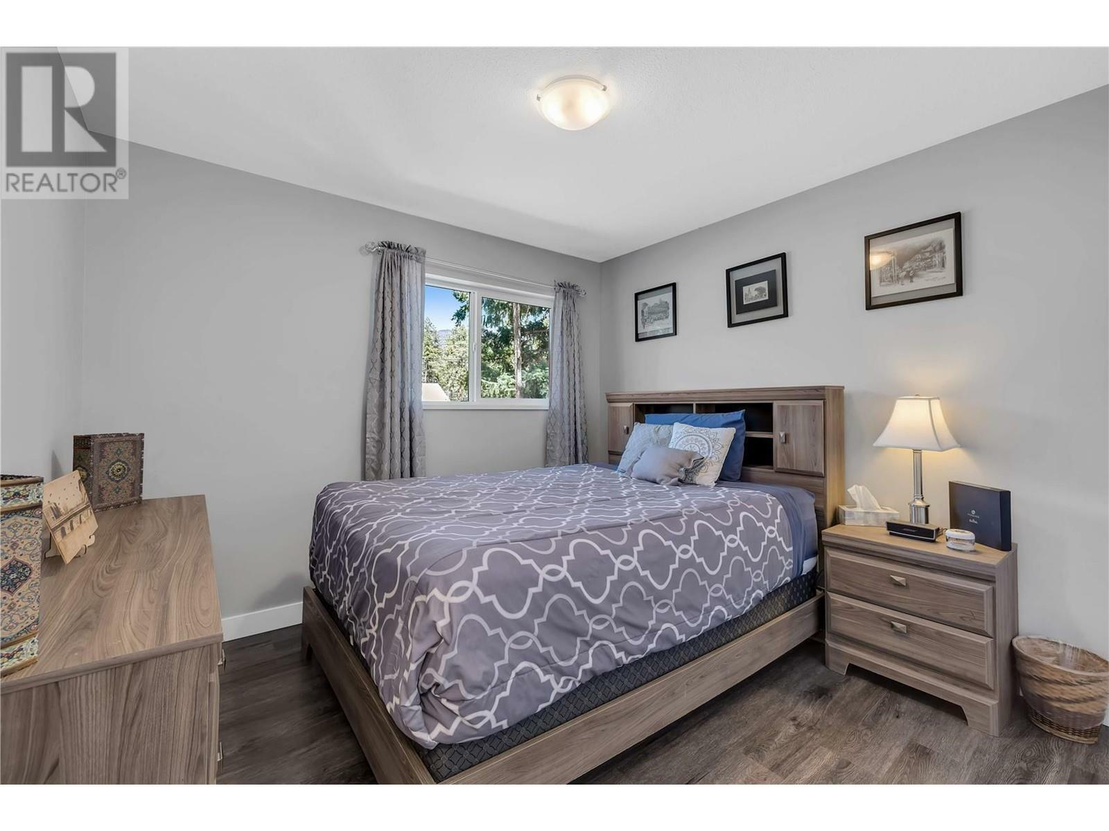KELOWNA, British Columbia, V1Z 3W6, CA, 5 Bedrooms Bedrooms, ,3 BathroomsBathrooms,Residential,For Sale,1838987