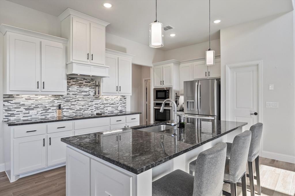 Waxahachie, Texas, 75165, United States, 5 Bedrooms Bedrooms, ,5 BathroomsBathrooms,Residential,For Sale,1828545