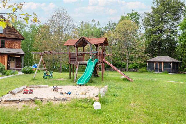 Peterborough, New Hampshire, 03458, United States, 4 Bedrooms Bedrooms, ,1 BathroomBathrooms,Residential,For Sale,1974212