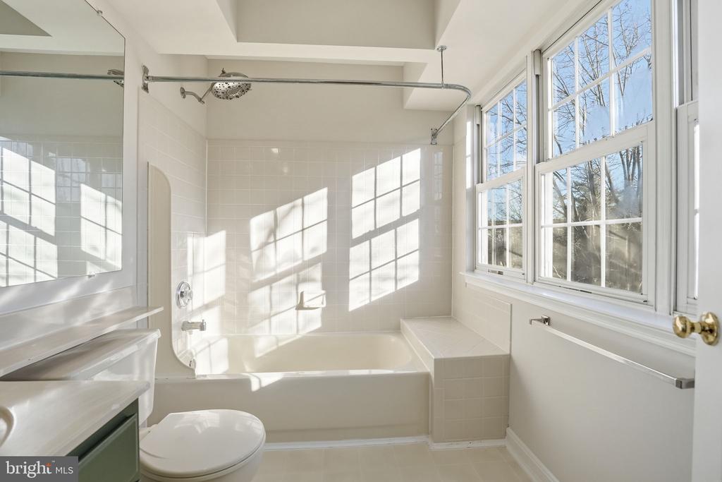 Sterling, Virginia, 20166, United States, 3 Bedrooms Bedrooms, ,3 BathroomsBathrooms,Residential,For Sale,2010365