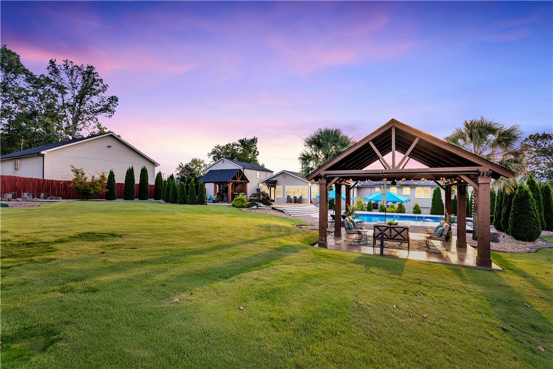 Greenville, South Carolina, 29607, United States, 5 Bedrooms Bedrooms, ,4 BathroomsBathrooms,Residential,For Sale,1947987