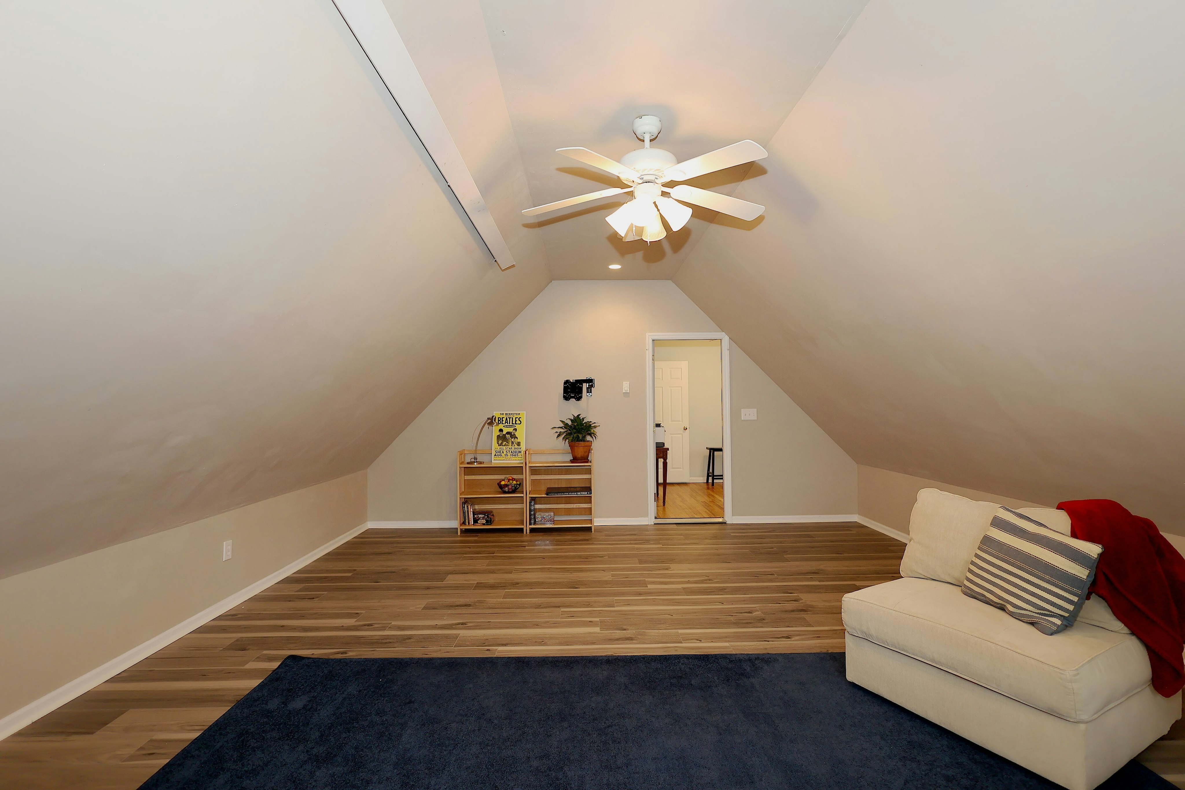  Totally Updated, Sun-Filled Home, on a Quiet Cul de Sac - 物件實景