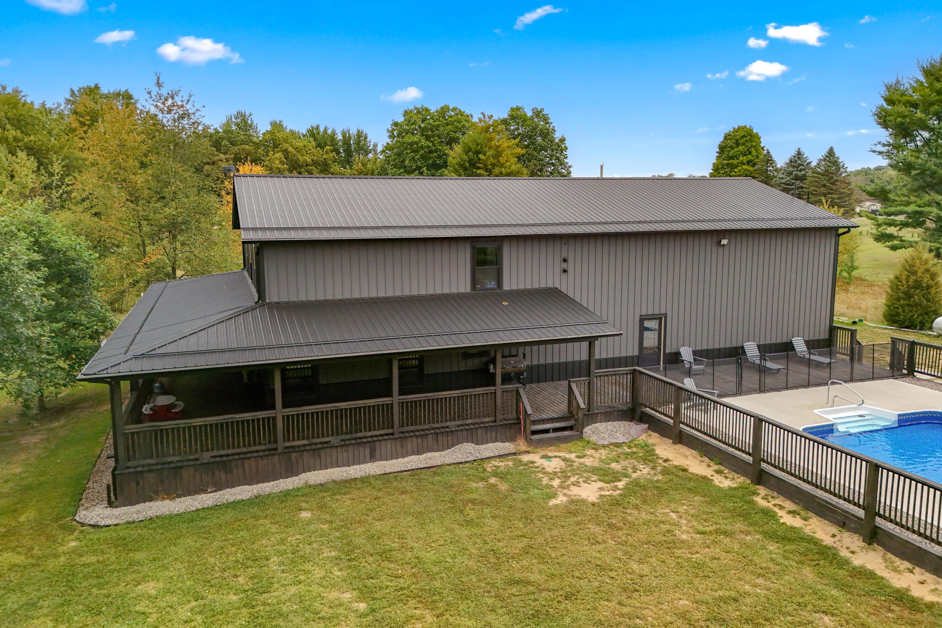 Quincy, Michigan, 49082, United States, 2 Bedrooms Bedrooms, ,3 BathroomsBathrooms,Residential,For Sale,1979767