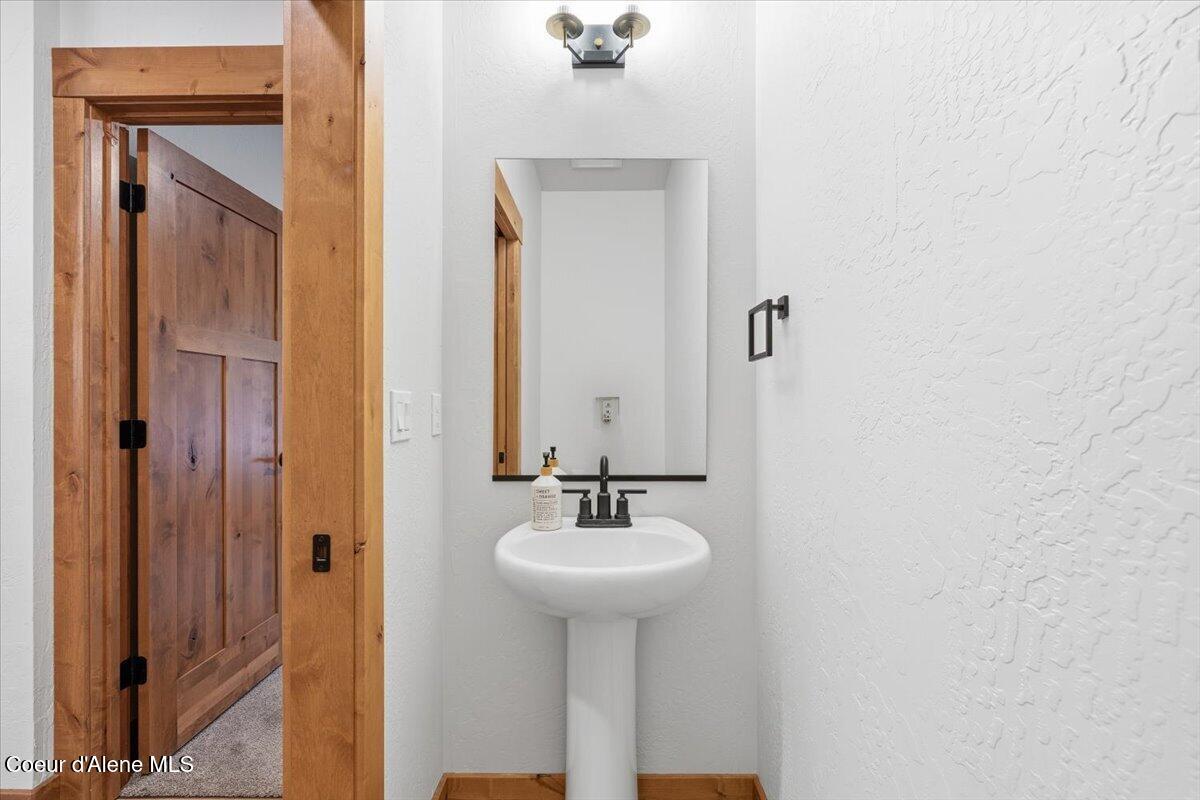 Oldtown, Idaho, 83822, United States, 5 Bedrooms Bedrooms, ,4 BathroomsBathrooms,Residential,For Sale,1992429