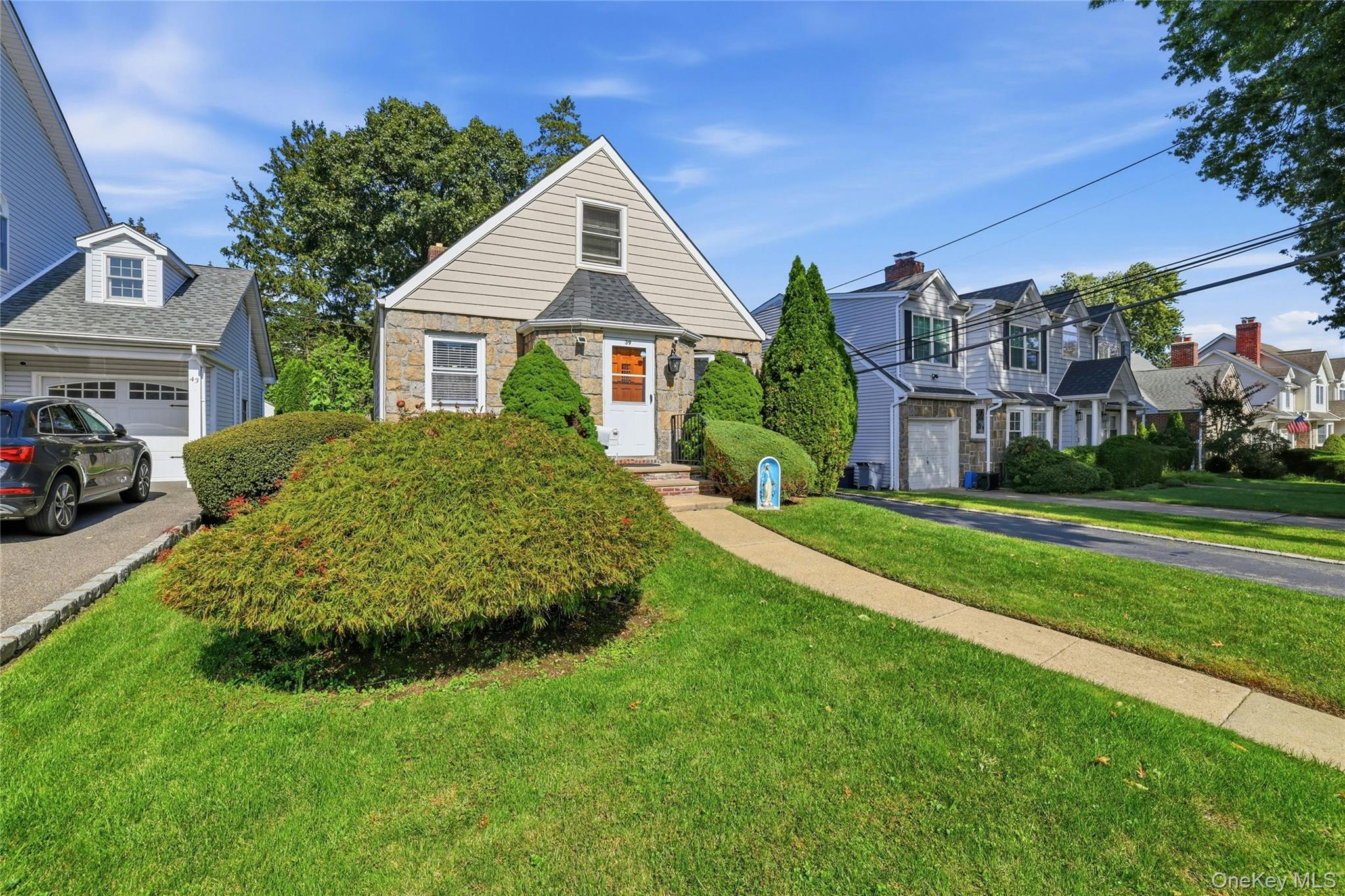 Primrose Dr, New Hyde Park, NY 11040 #1