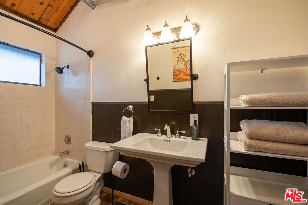 Twin Peaks, California, 92391, United States, 3 Bedrooms Bedrooms, ,2 BathroomsBathrooms,Residential,For Sale,1818443