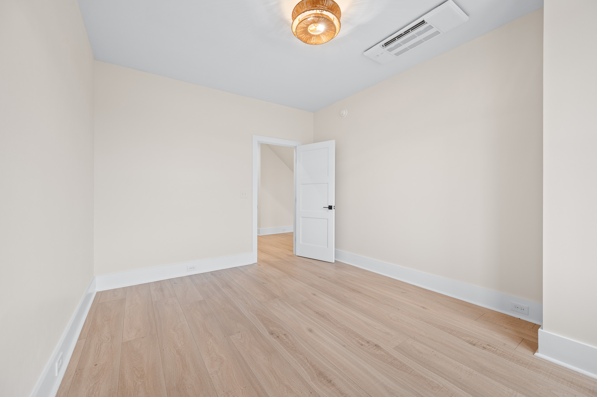 Goode, Virginia, 24556, United States, 3 Bedrooms Bedrooms, ,3 BathroomsBathrooms,Residential,For Sale,2005449