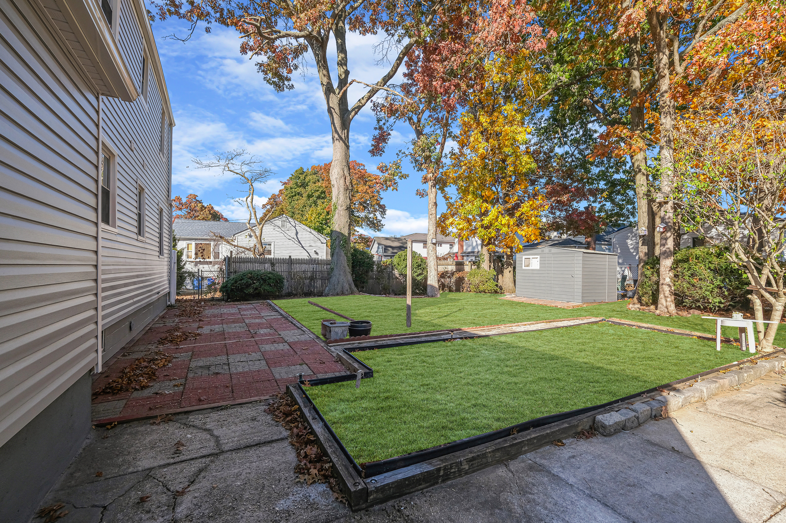 Copiague, New York, 11726, United States, 5 Bedrooms Bedrooms, ,2 BathroomsBathrooms,Residential,For Sale,1923423