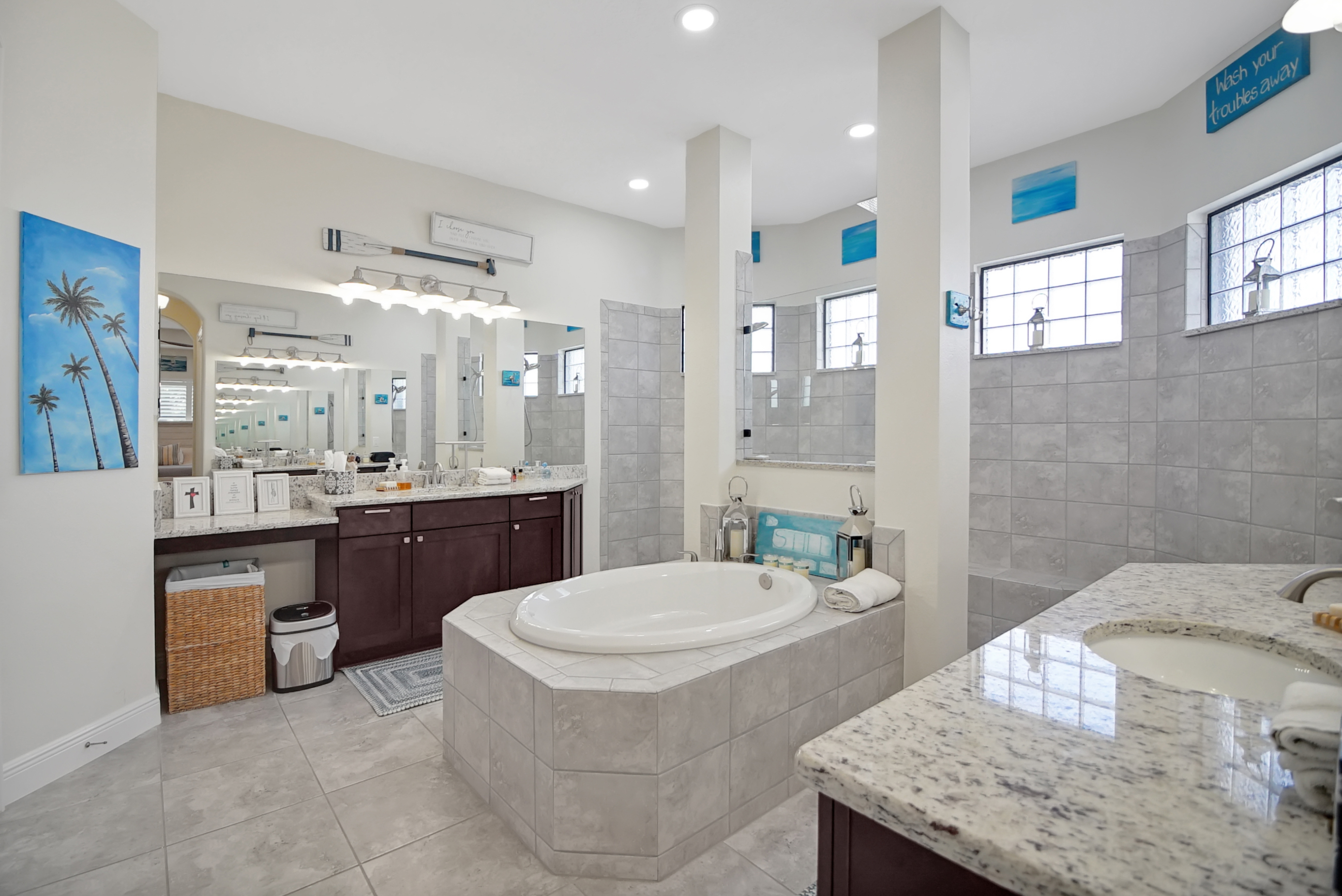 Lady Lake, Florida, 32159, United States, 4 Bedrooms Bedrooms, ,3 BathroomsBathrooms,Residential,For Sale,1922076