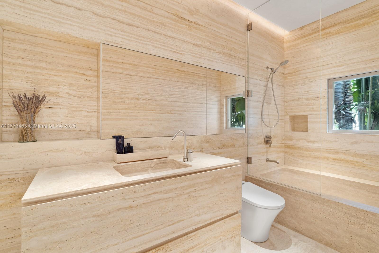 Miami Beach, Florida, 33140, United States, 6 Bedrooms Bedrooms, ,7 BathroomsBathrooms,Residential,For Sale,1759763