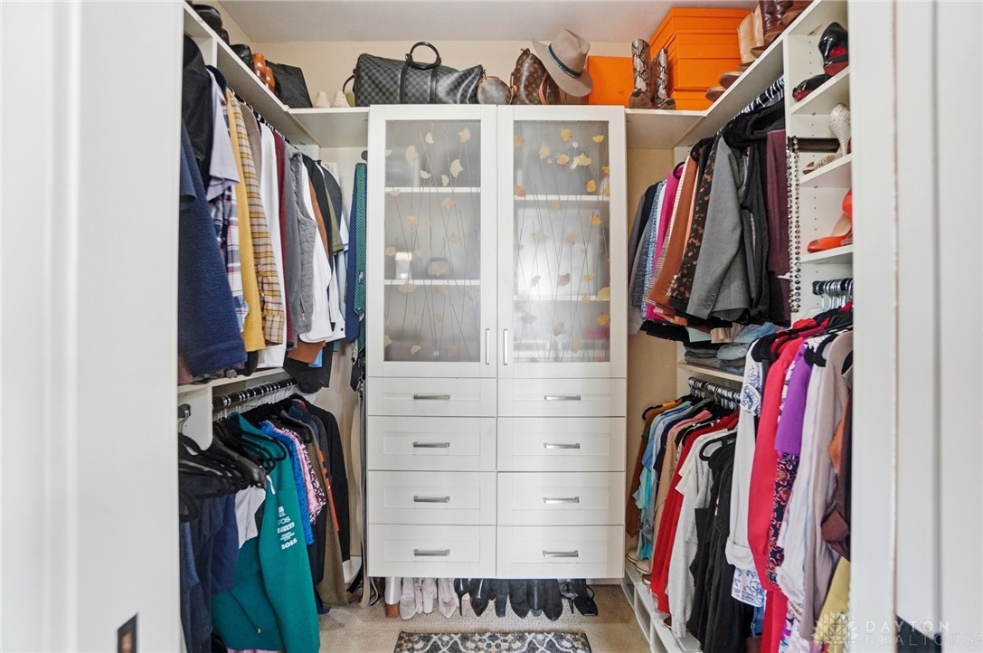 Oakwood, Ohio, 45409, United States, 3 Bedrooms Bedrooms, ,3 BathroomsBathrooms,Residential,For Sale,1991510