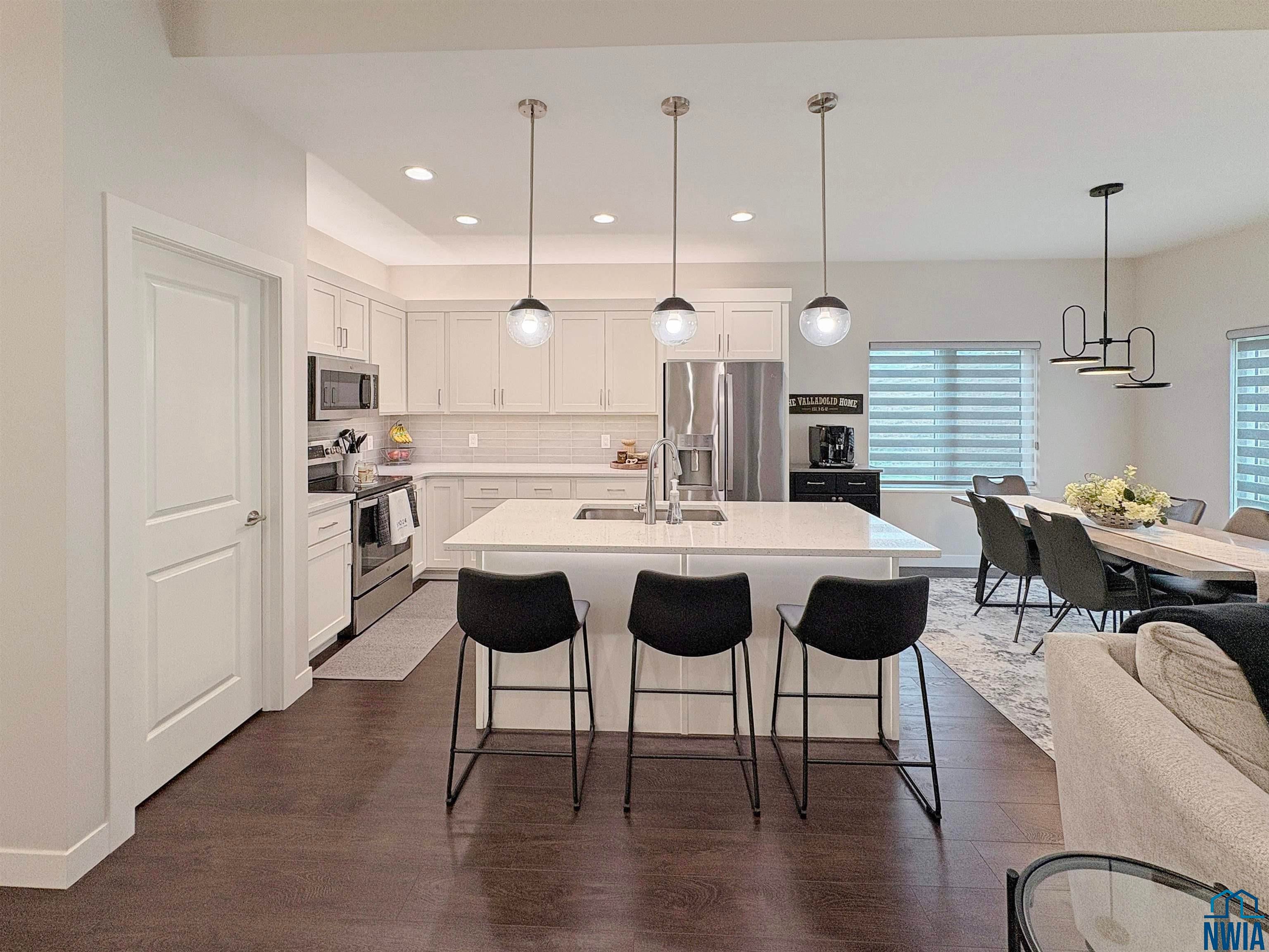 Hinton, Iowa, 51024, United States, 4 Bedrooms Bedrooms, ,3 BathroomsBathrooms,Residential,For Sale,1983377