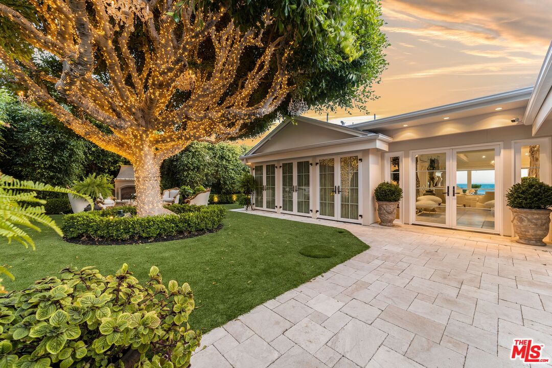 Malibu, California, 90265, United States, 3 Bedrooms Bedrooms, ,3 BathroomsBathrooms,Residential,For Sale,1989426