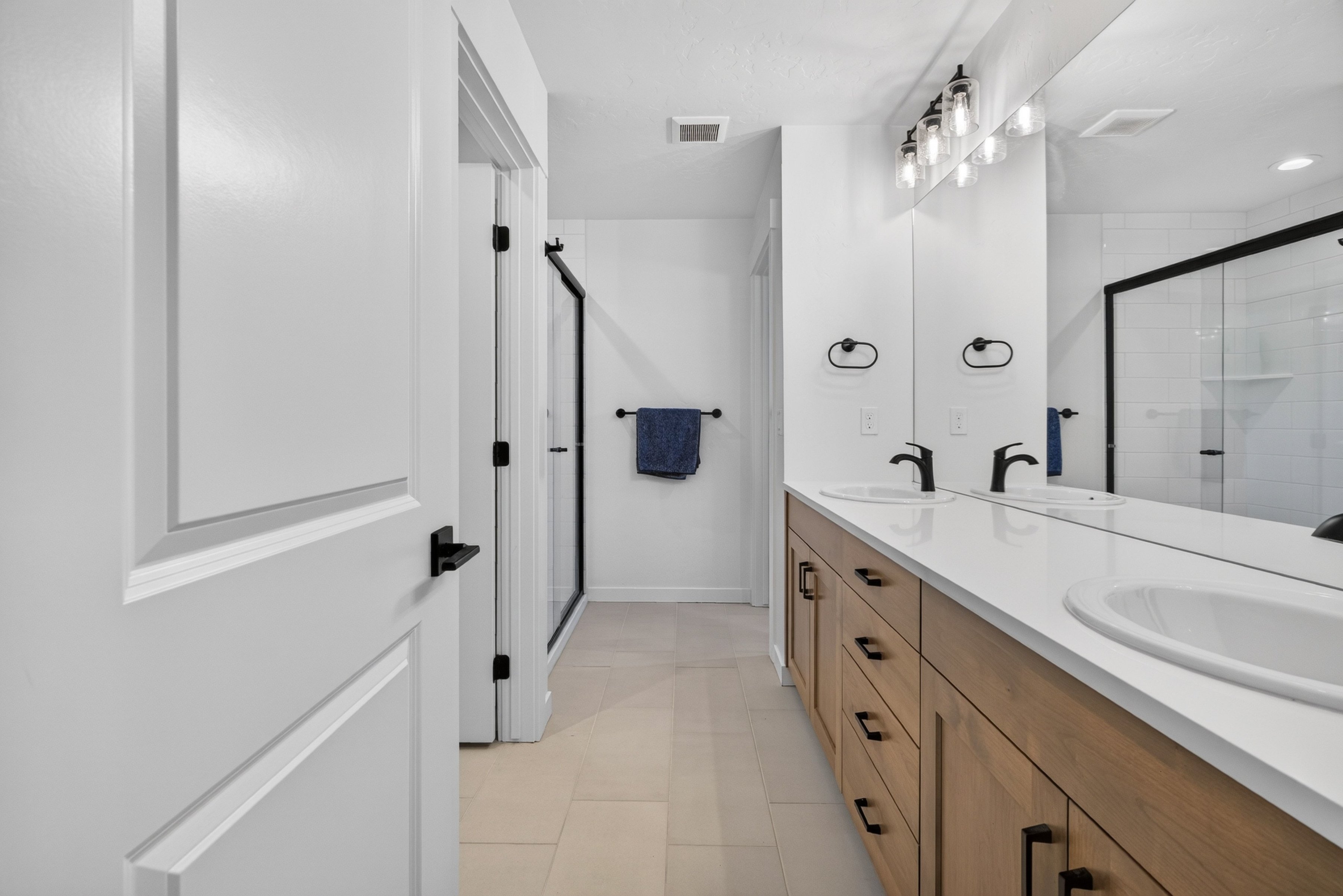  Stylish, Low-Maintenance Living with Resort-Style Amenities - 物件實景