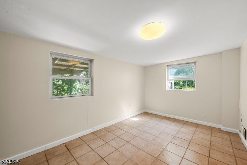 Rockaway Twp., New Jersey, 07005, United States, 9 Bedrooms Bedrooms, ,4 BathroomsBathrooms,Residential,For Sale,1979468