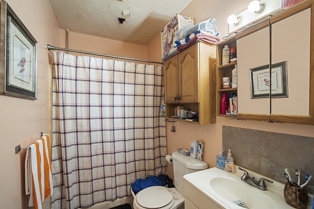 Fitchburg, Massachusetts, 01420, United States, 12 Bedrooms Bedrooms, ,5 BathroomsBathrooms,Residential,For Sale,1848100