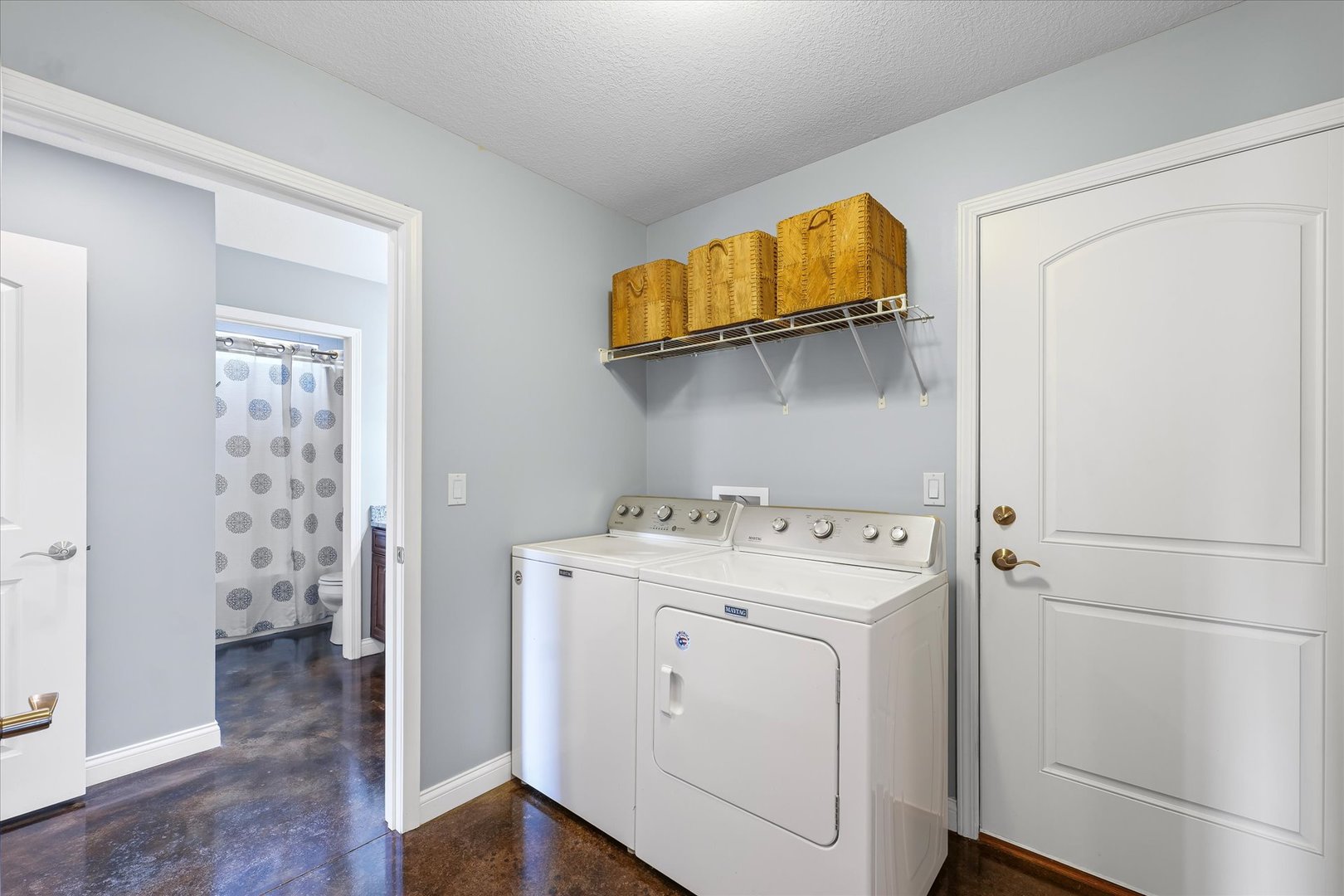 Sidney, Illinois, 61877, United States, 3 Bedrooms Bedrooms, ,2 BathroomsBathrooms,Residential,For Sale,1913394